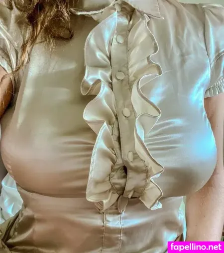 Satin Fetish Wife OnlyFans Thumbnail #X28SEPwiKD