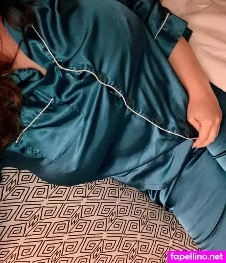 Satin Fetish Wife OnlyFans Thumbnail #pggoftd3yC