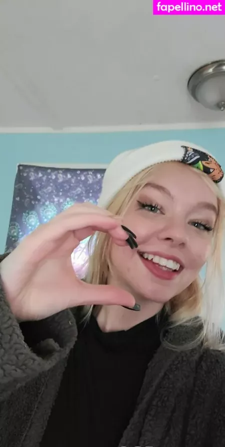 Sativaskies OnlyFans Thumbnail #VgYI5RPdv8