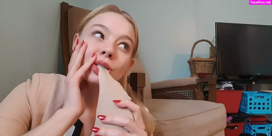 Sativaskies OnlyFans Thumbnail #YzU2XuuGyx