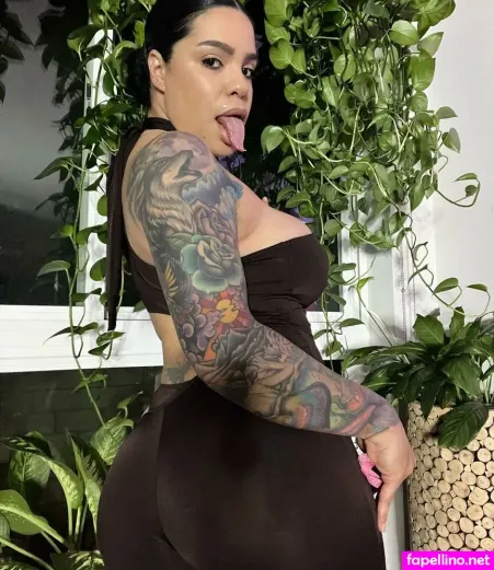 Savana Ginger OnlyFans Thumbnail #n6jrnKqo1S