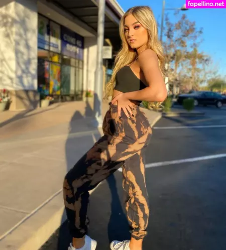 Savanah Moss OnlyFans Thumbnail #P1LgmFecct