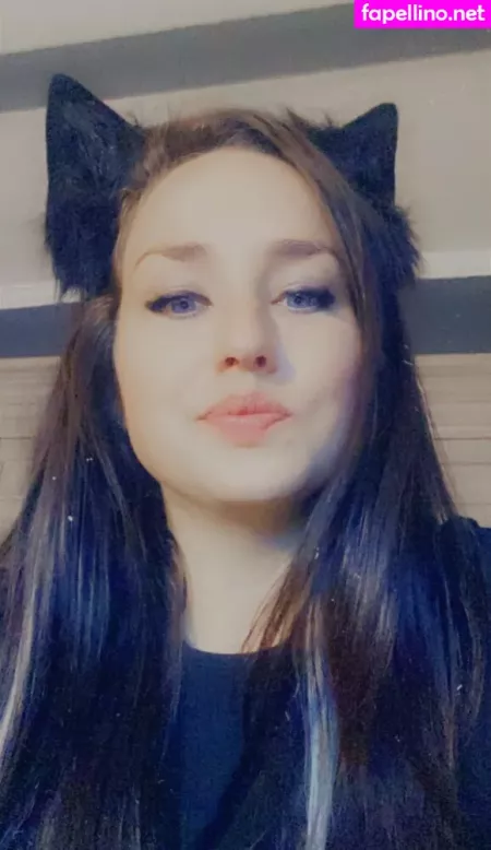 Savanahroses OnlyFans Thumbnail #CbO1jWHeTU