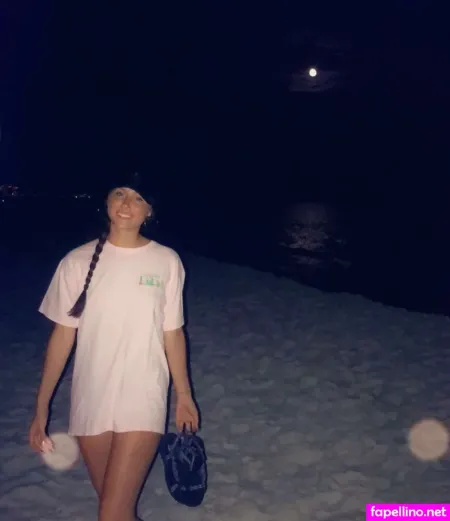 Savannah Ellis OnlyFans Thumbnail #XbR3NoufxU