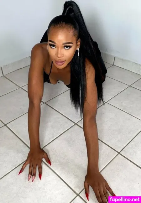 Savannah Lion OnlyFans Thumbnail #L35zGvqISO