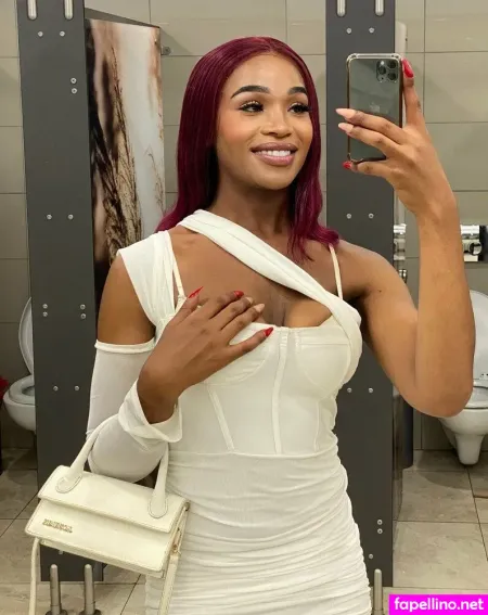 Savannah Lion OnlyFans Thumbnail #ssMkVRMkV4