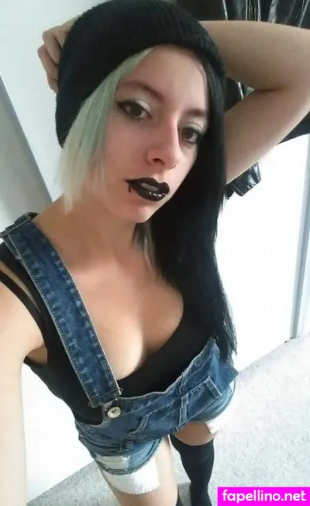 Savannah Nixon OnlyFans Thumbnail #50MHNAXZY6