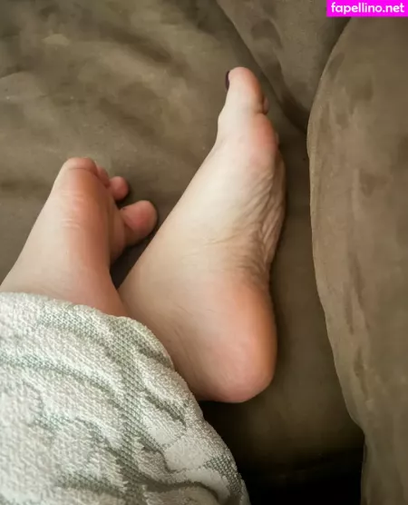 Savannahs Feet OnlyFans Thumbnail #I8DZnVLISd