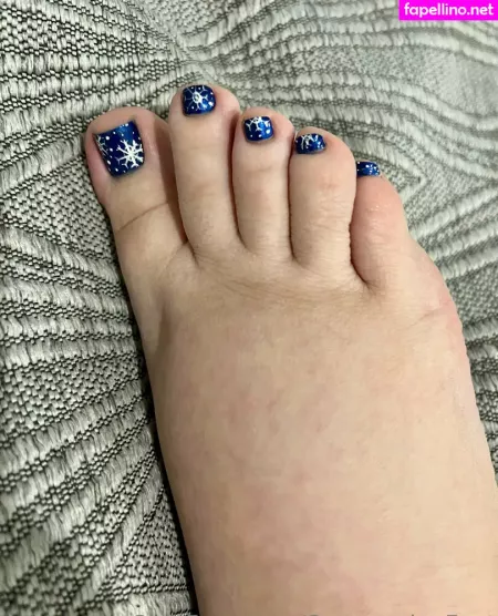 Savannahs Feet OnlyFans Thumbnail #KkJeVb3tgY