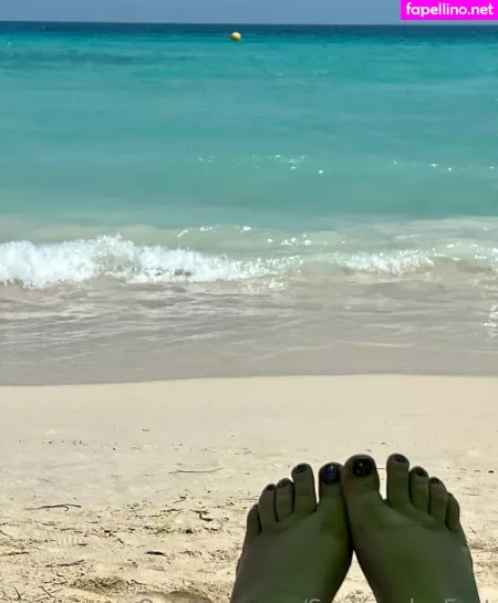 Savannahs Feet OnlyFans Thumbnail #TqIaS3YjZR