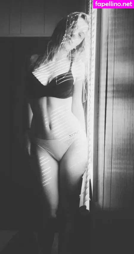 Savingmyinsanity OnlyFans Thumbnail #2shAHUDMfa