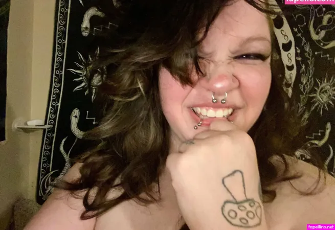Savismiles420 OnlyFans Thumbnail #WQX4F9wykl