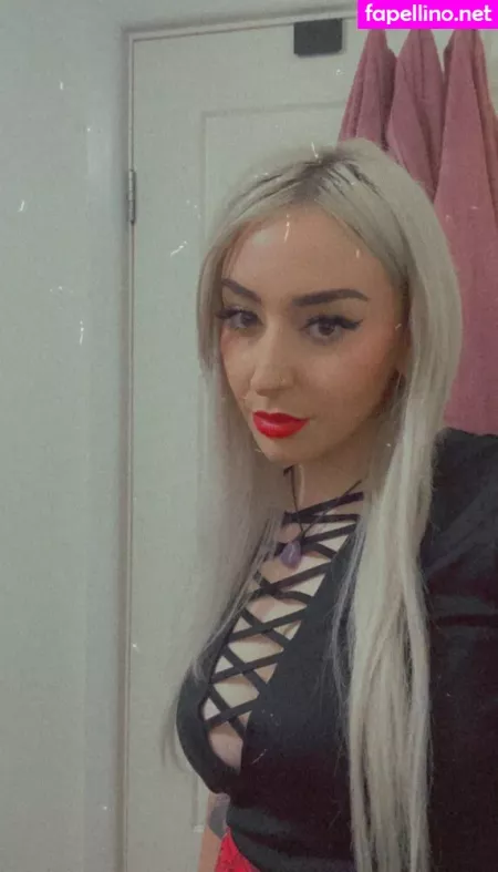 Sawina OnlyFans Thumbnail #TJrocds2aQ