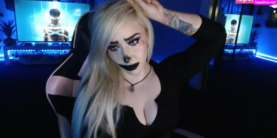 Sawina OnlyFans Thumbnail #TlW27l6XpO