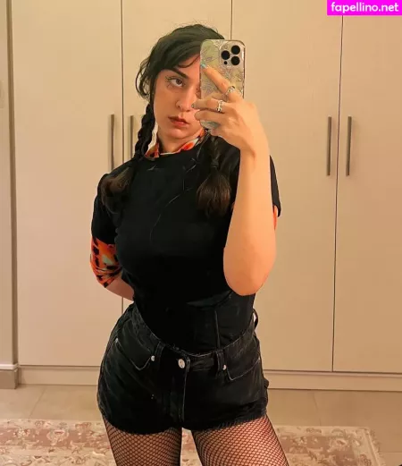 Sayna Soleimanpour OnlyFans Thumbnail #uOyMC0pjwt