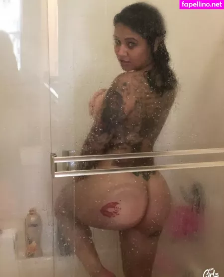 Sayyora OnlyFans Thumbnail #qVYDypmLAY