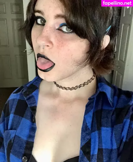 Scarlet Skeie OnlyFans Thumbnail #7ktf23yCCv