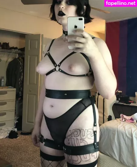 Scarlet Skeie OnlyFans Thumbnail #OTuxYF98uB