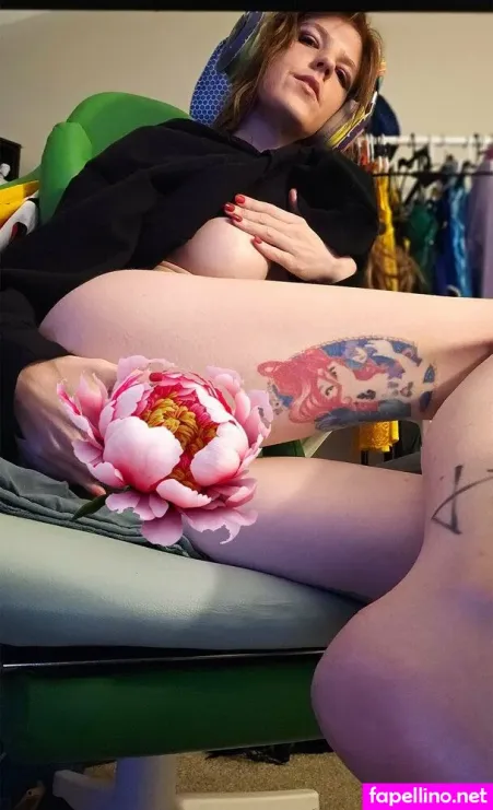 Scarletdame OnlyFans Thumbnail #iGkSJXQtFH