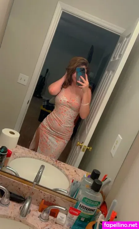 Scarletsinxo 1 OnlyFans Thumbnail #4r7wGrXURD
