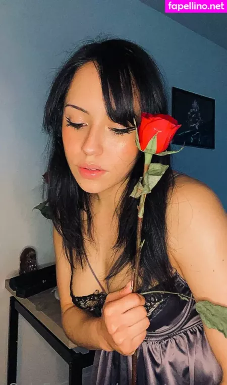 Scarletss Rose OnlyFans Thumbnail #RKy6C8b0dx