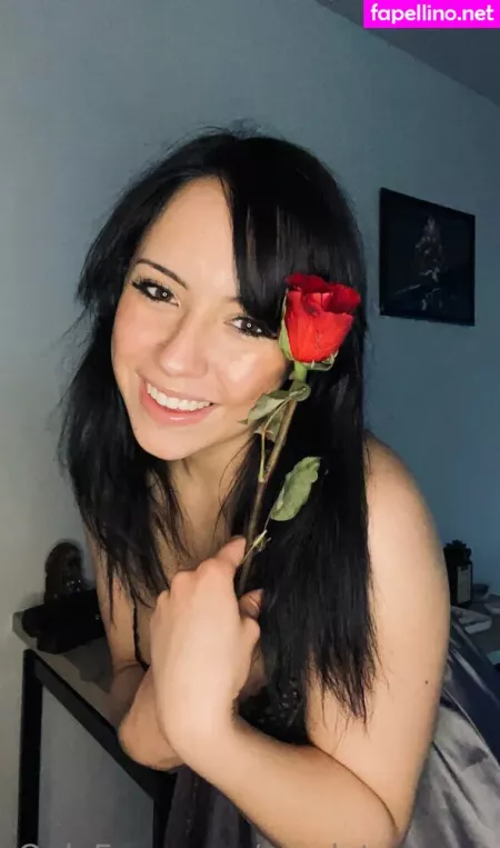 Scarletss Rose OnlyFans Thumbnail #tBumYk5msy