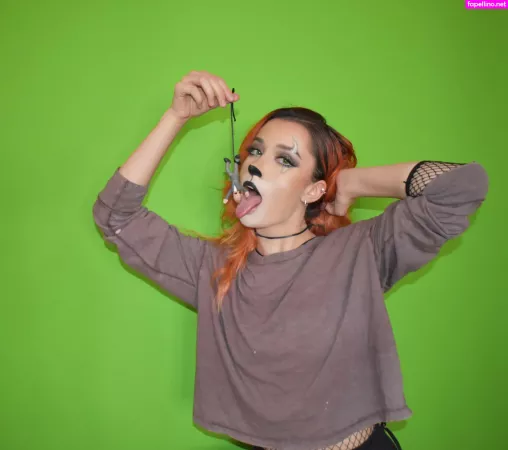 Scarlett Vera OnlyFans Thumbnail #2vhJIH49Hj