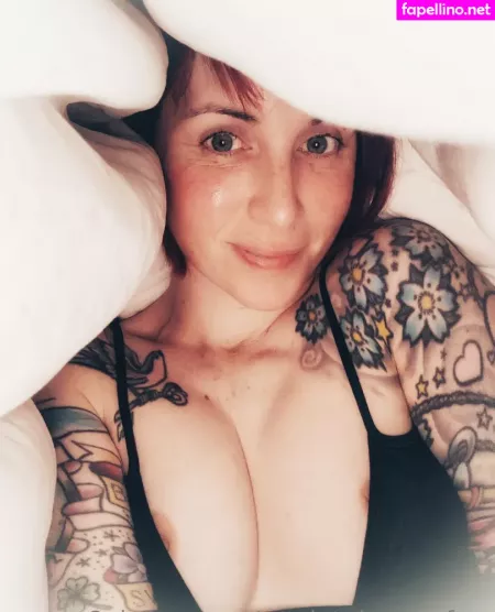 Scarlettdaggersfree OnlyFans Thumbnail #VflGwEsUNK