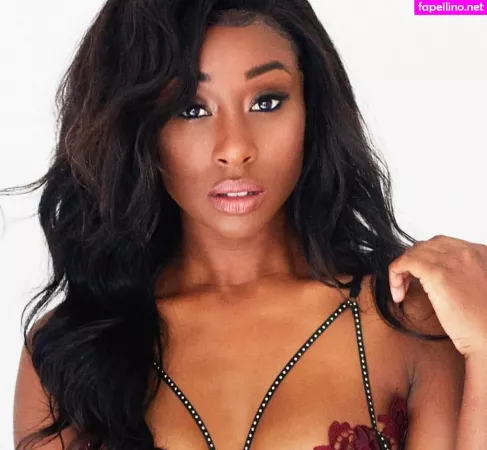 Scarlette Douglas OnlyFans Thumbnail #TklExXrSk3