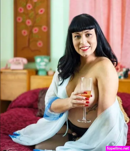 Scarlette Saintclair OnlyFans Thumbnail #ynm85wZeBo