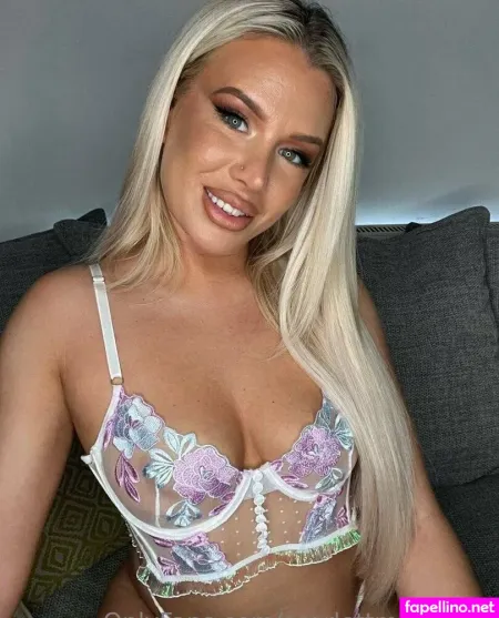 Scarlettmiacarter OnlyFans Thumbnail #Bahab5FmX5