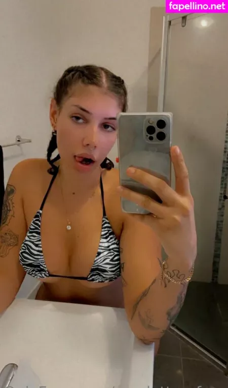 Scarlettrayfree OnlyFans Thumbnail #0kmxpfggNZ