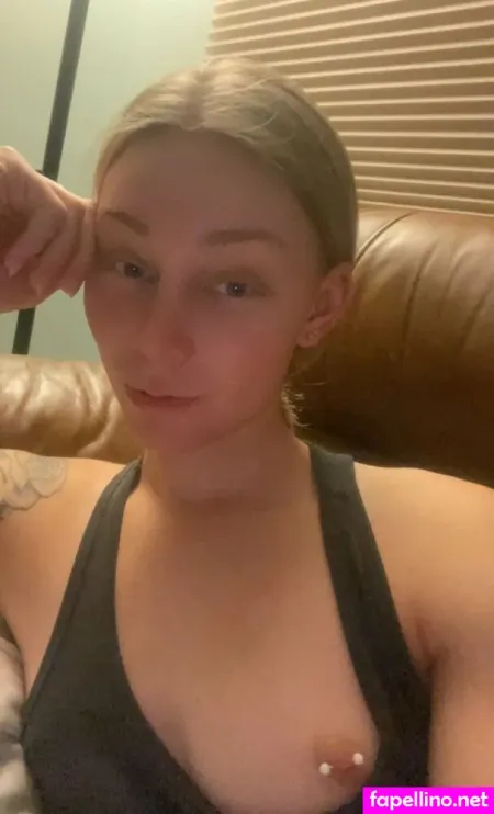 Scarlettred1997 OnlyFans Thumbnail #L8BYRGj1KV