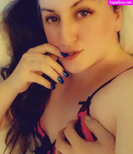Scarlettshadets OnlyFans Thumbnail #4JUFxCbGC1