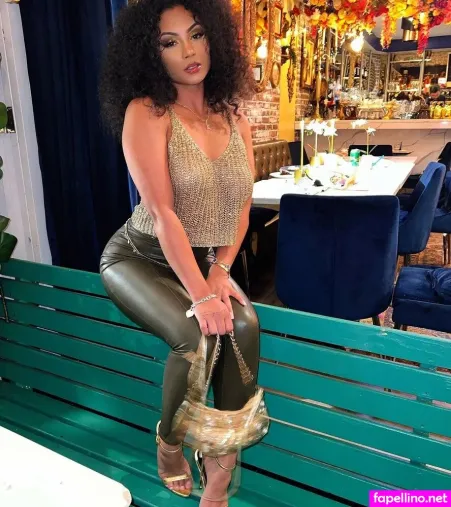 Secret Bombshell Kriz OnlyFans Thumbnail #8nAWyIjUEF