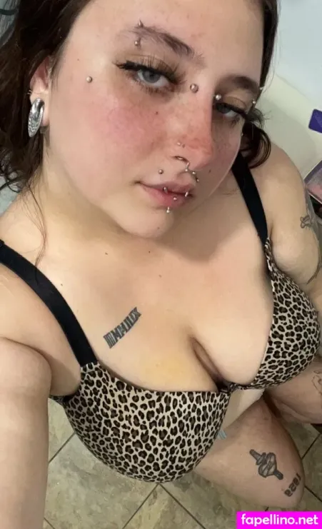 Secretprincess1 OnlyFans Thumbnail #MC6uJZq9ki