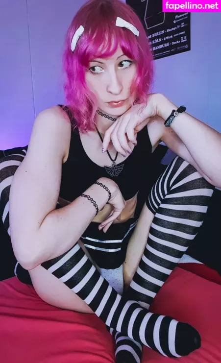 Secretsaria OnlyFans Thumbnail #E9yxLmj6R6