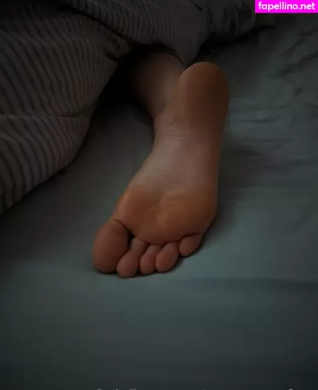Secretsexyfeet OnlyFans Thumbnail #b9otT4Wya9