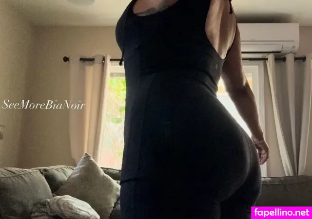 Seemorebianoir OnlyFans Thumbnail #4zF3iYg6w4