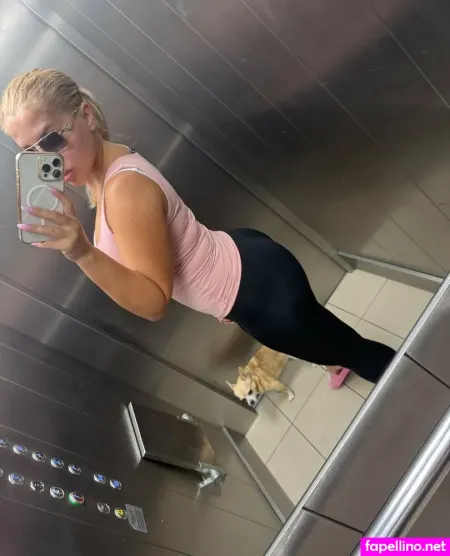 Seksisophie OnlyFans Thumbnail #7vzcmu7oz9