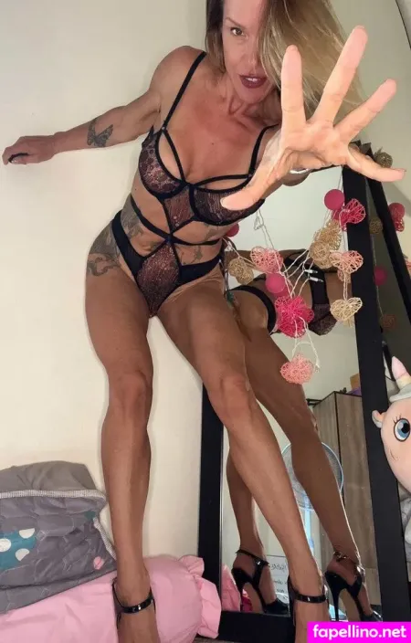 Selena Fit Muscle Mommy OnlyFans Thumbnail #iLLuaToXND