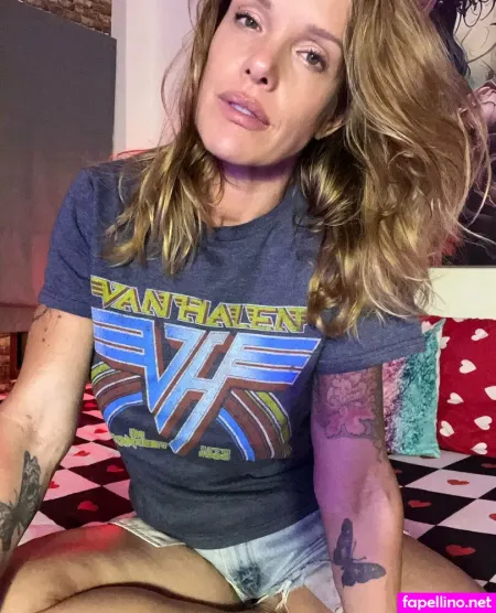 Selena Fit Muscle Mommy OnlyFans Thumbnail #weJ7K00Jfj