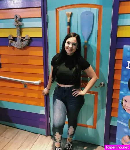 Selena Flores OnlyFans Thumbnail #1uttcTjx2v