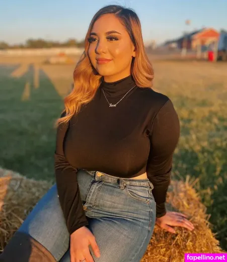 Selena Flores OnlyFans Thumbnail #Trda0eluKQ