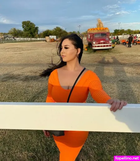 Selena Flores Main Profile Photo