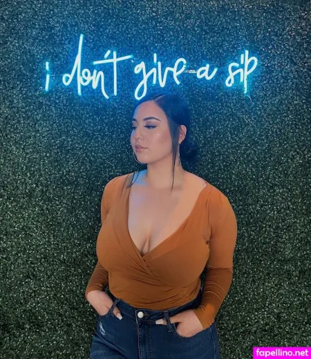 Selena Flores OnlyFans Thumbnail #hCRwQTEisZ