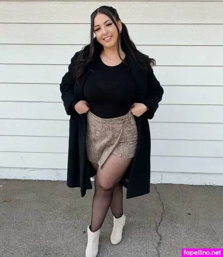 Selena Flores OnlyFans Thumbnail #rVQkGgUHGA