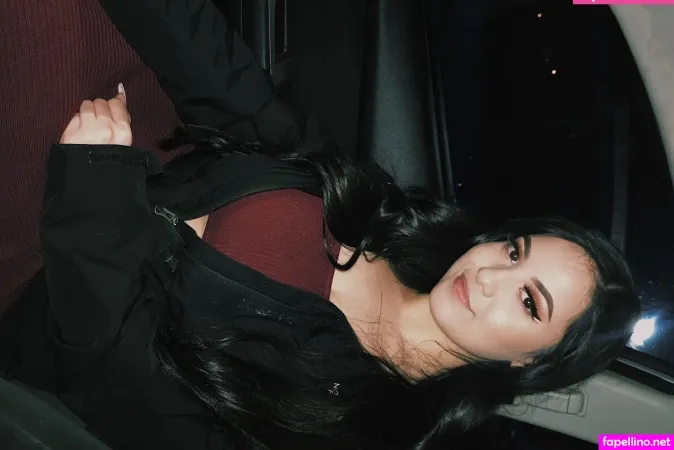 Selena Flores OnlyFans Thumbnail #t11e83WRIs