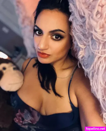 Selenasmokeshows OnlyFans Thumbnail #1gNJlT9aiH