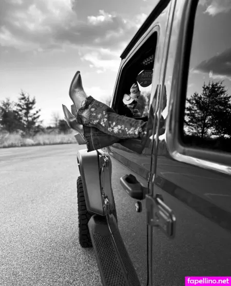 Selenassanctuary OnlyFans Thumbnail #O0yqedt0n2